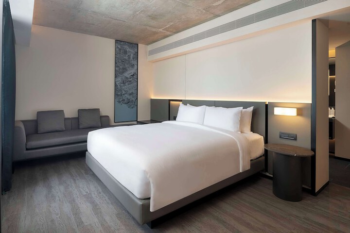 Room 13 of 49
