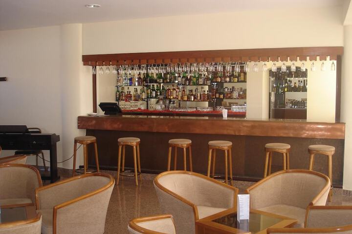 Lounge 47 of 60