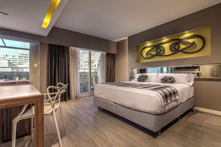 Room 10 of 27