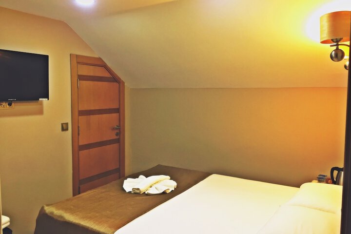 Room 34 of 50