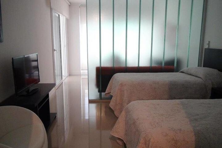 Room 5 of 86