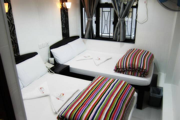 Room 6 of 60