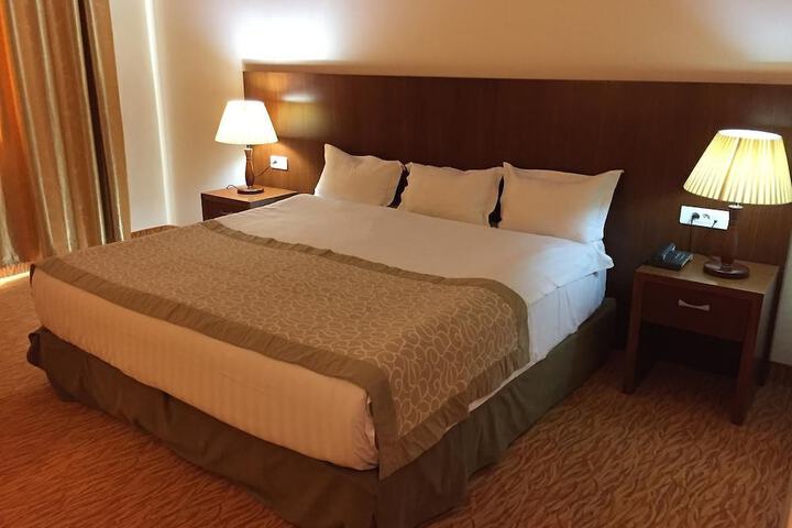 Room 5 of 24