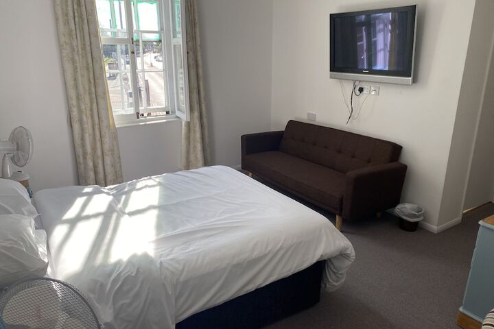 Room 37 of 79