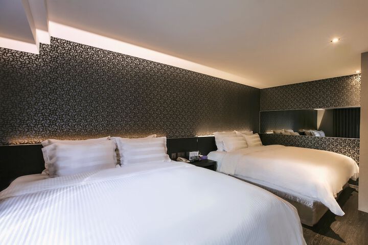 Room 10 of 64