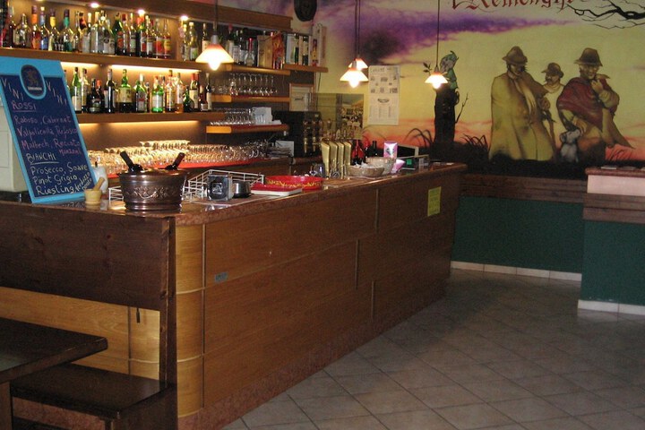 Lounge 47 of 60