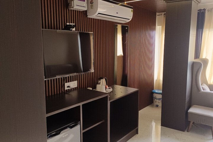 Room 44 of 120