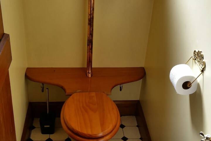 Room 21 of 61