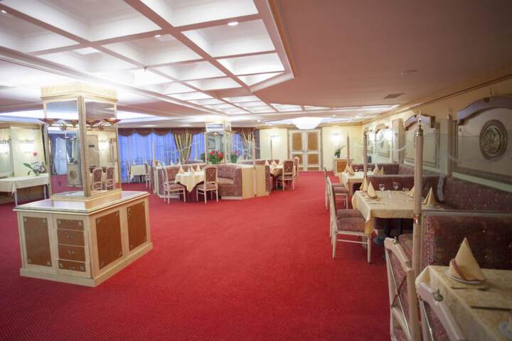 Dining Photos