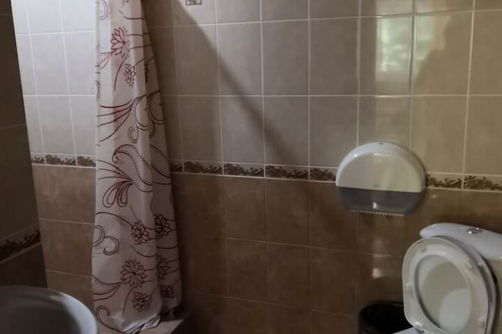 Room 6 of 11