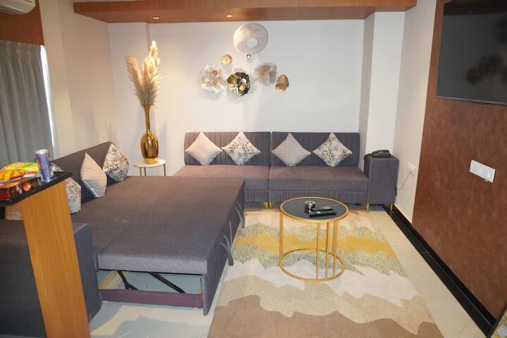 Room 28 of 68
