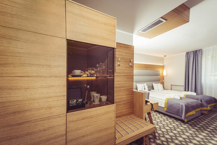 Room 8 of 62
