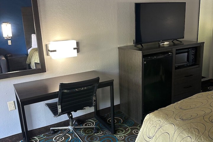 Room 28 of 43
