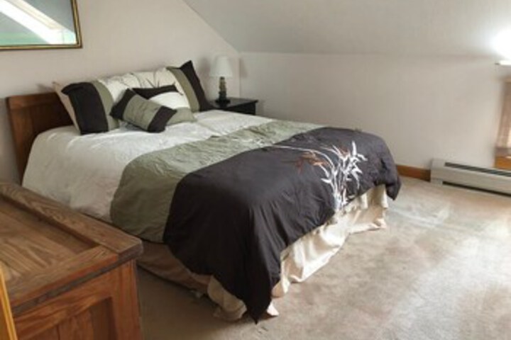 Room 8 of 11