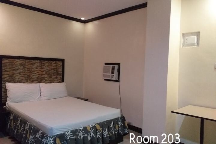 Room 3 of 10