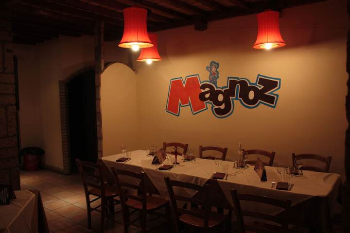 Dining 10 of 17
