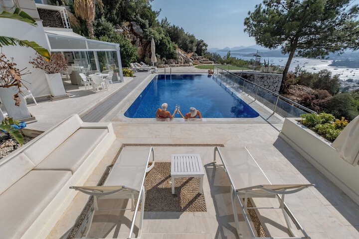 Sundeck 106 of 129