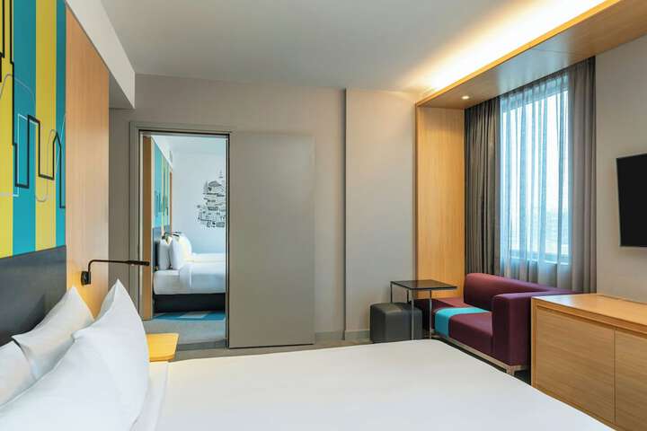 Room 38 of 116