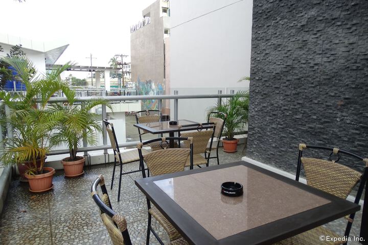 Terrace/Patio 33 of 34