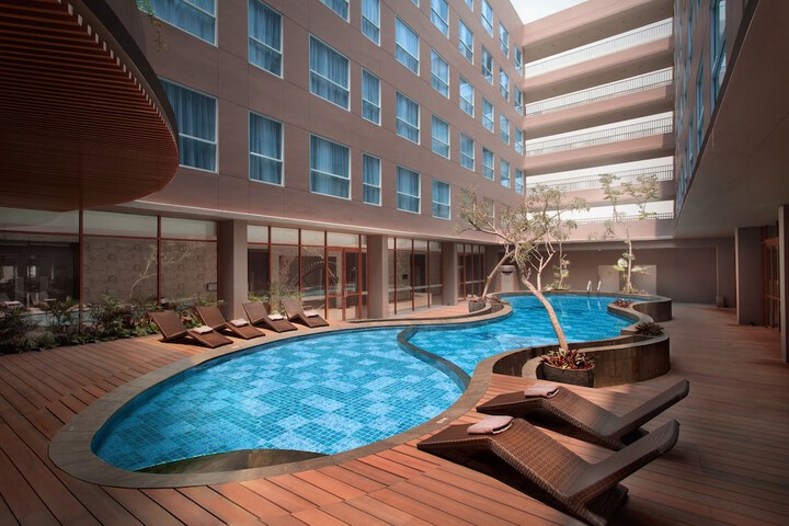 Hotel Pool