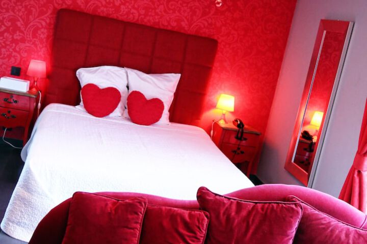 Room 12 of 161