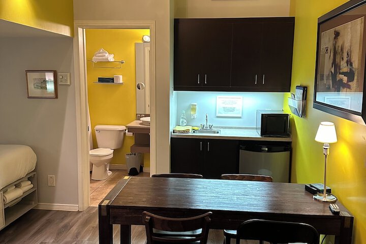 Room 56 of 144