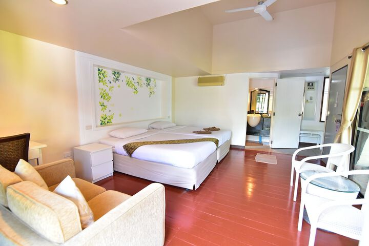 Room 27 of 165