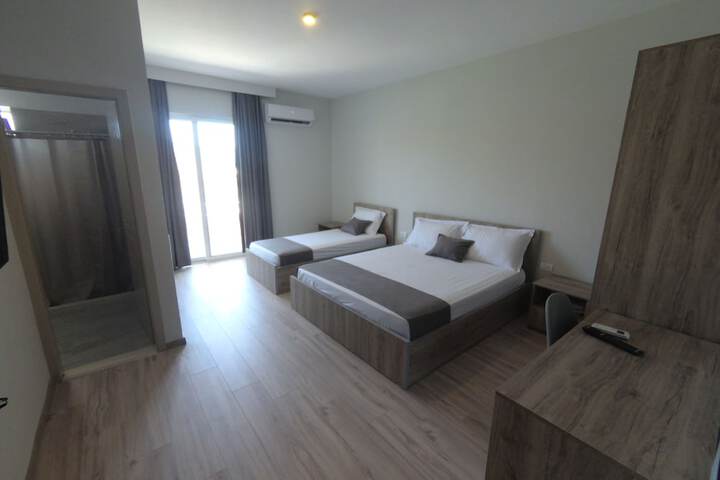 Room 8 of 40