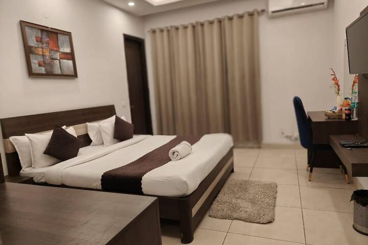 Room 3 of 15