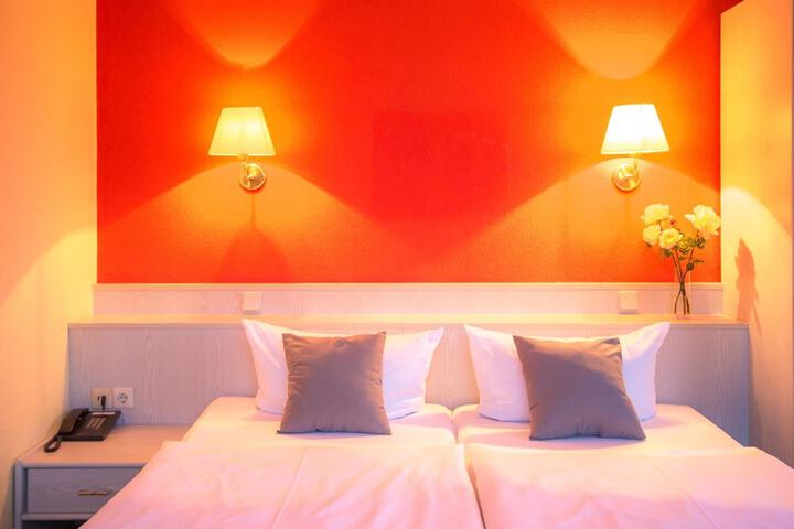 Room 7 of 30