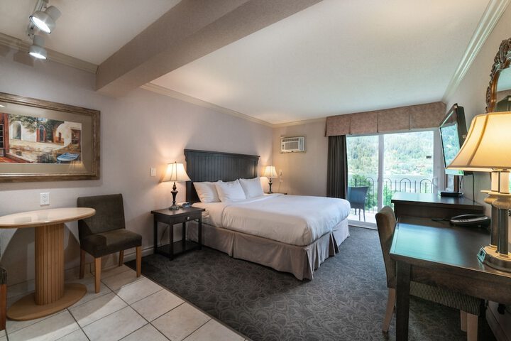 Room 8 of 21