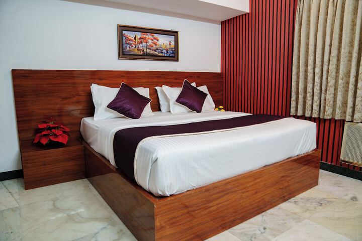 Room 2 of 10