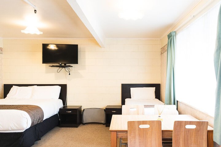Room 7 of 34