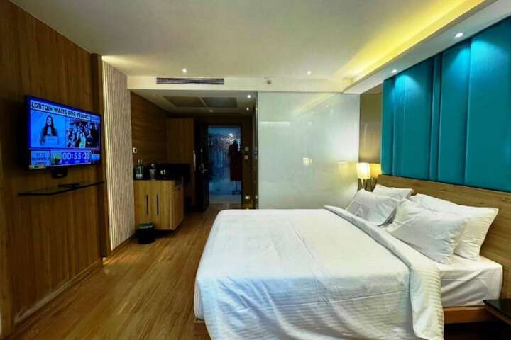 Room 10 of 79