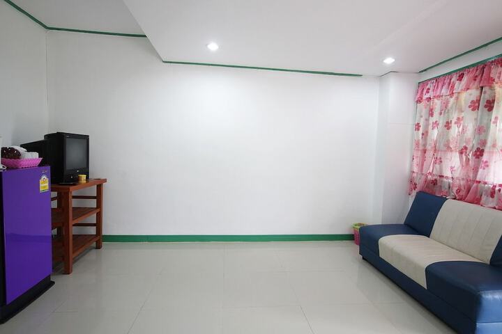 Room 32 of 90