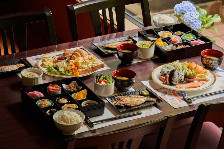 Breakfast/Coffee Service 60 of 70