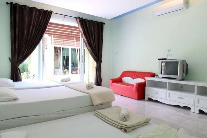 Room 3 of 33