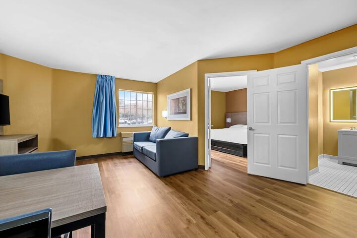Room 17 of 36