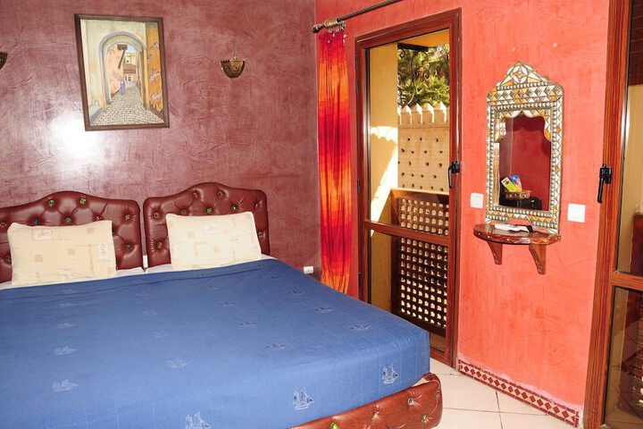 Room 13 of 30