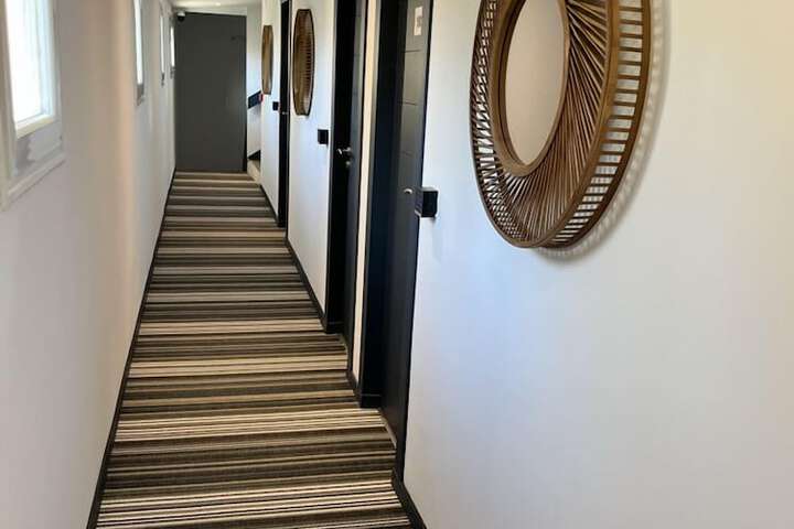 Ballroom/Hall 10 of 17