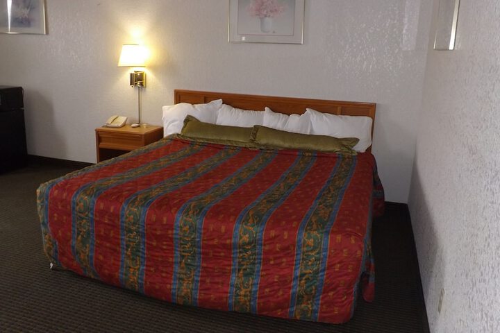 Standard | King Bed (4 of 4)