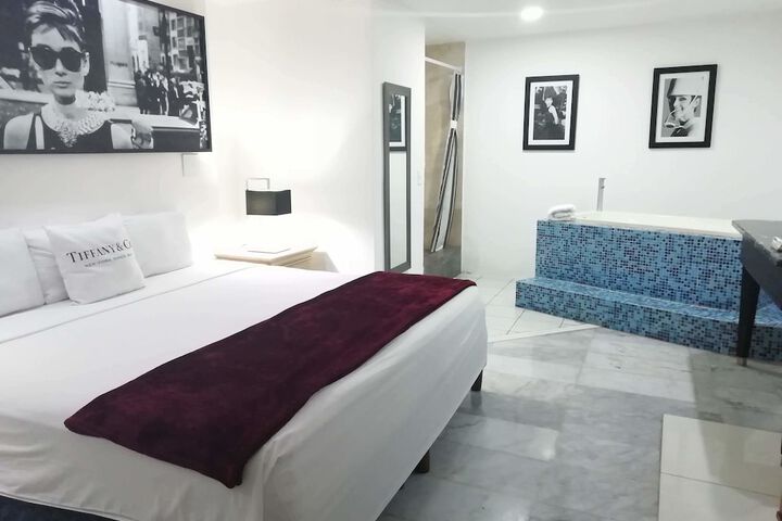Room 11 of 60