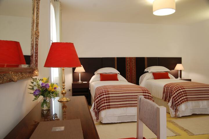 Room 9 of 38