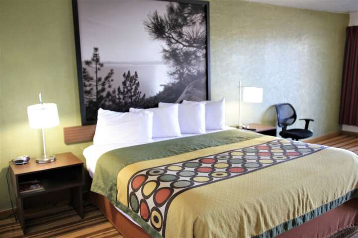 Room 7 of 38