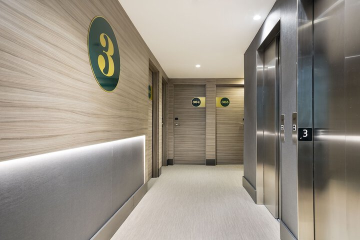 Ballroom/Hall 49 of 51