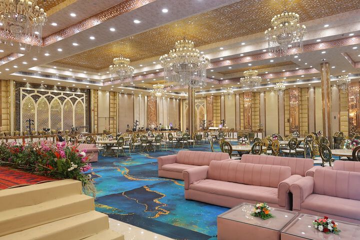 Ballroom/Hall 34 of 54