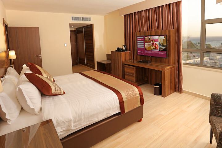 Room 7 of 38