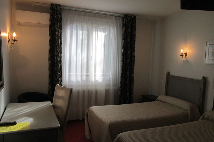 Room 16 of 31