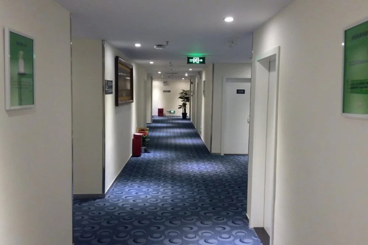 Room 11 of 12