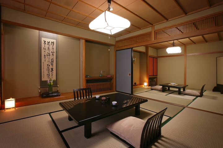 Room 9 of 42